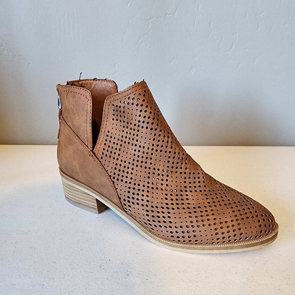 Madden Girl Bootie "LIKE NEW" - Picture 11 of 14